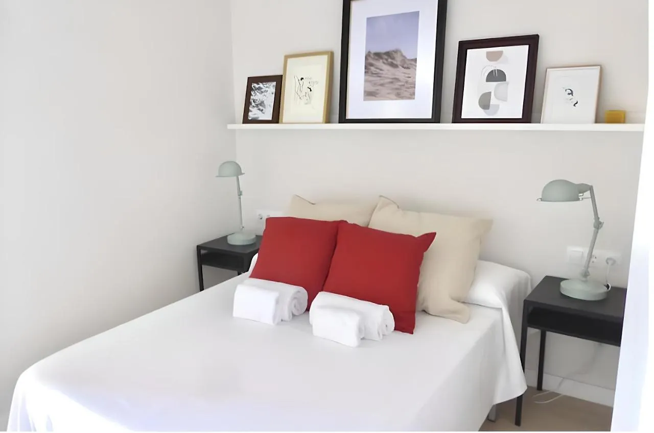 פואנגירולה Beach & Calm Apartment 0*,  ספרד